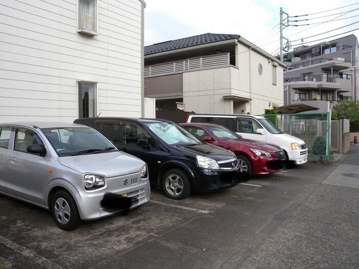 物件外観写真3　(駐車場)