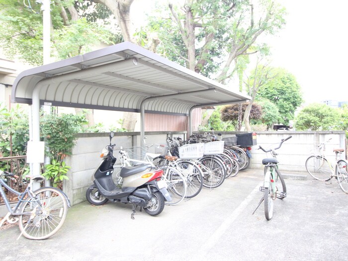 物件外観写真4　(駐輪場)