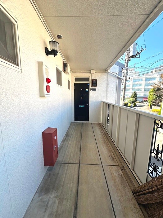 物件外観写真6　(エントランス部分)