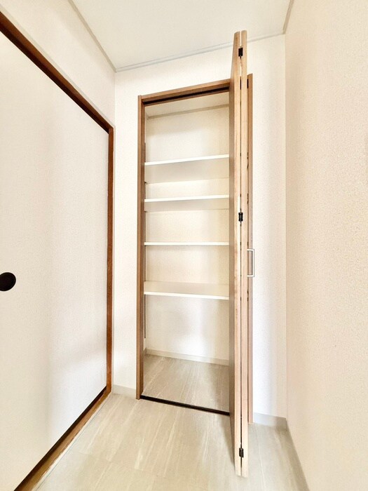 物件内観写真13　(収納)