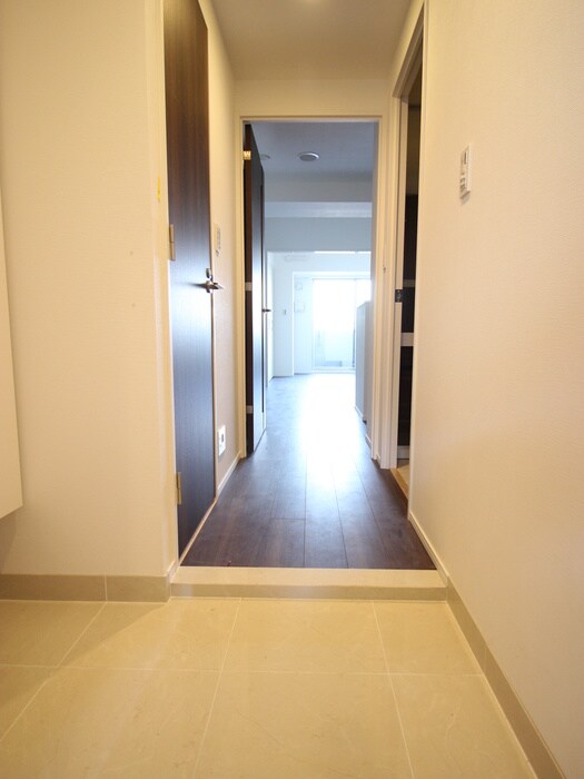 物件内観写真7　(玄関)