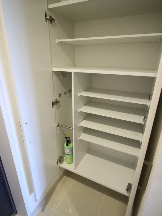 物件内観写真8　(靴箱)