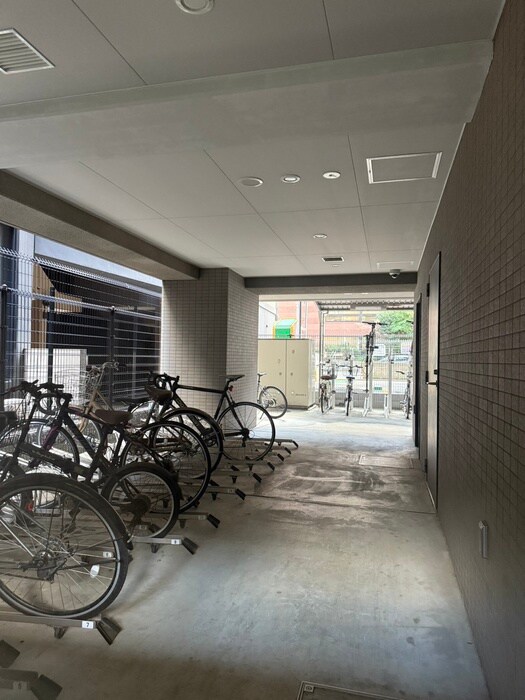 物件外観写真6　(駐輪場)