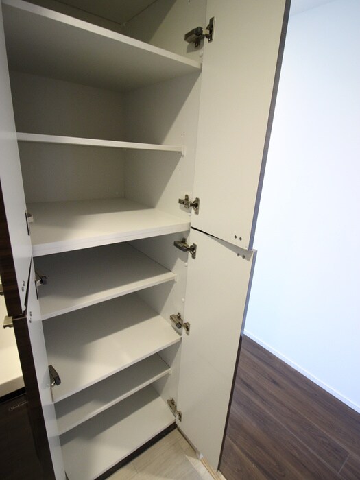 物件内観写真12　(収納)