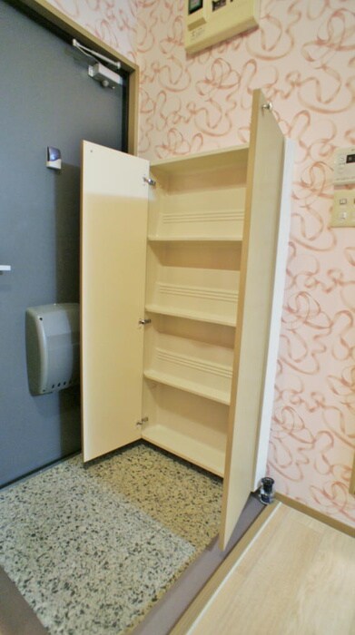 物件内観写真14　(玄関)