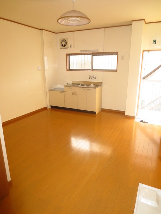 物件内観写真11　(室内からの展望)