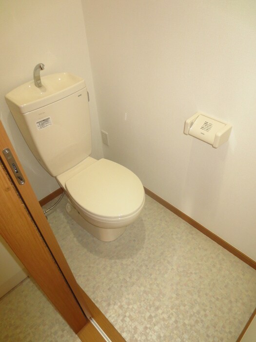 物件内観写真15　(トイレ)