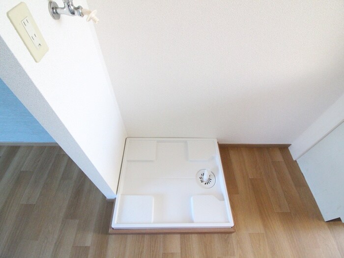 物件内観写真14　(洗濯機置場)