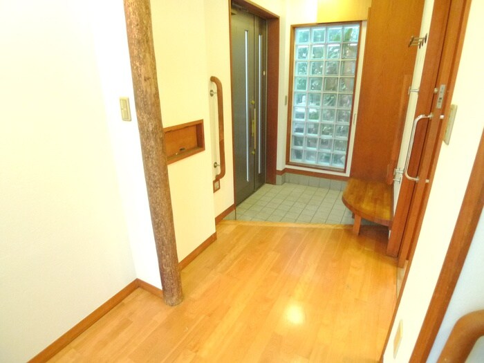 物件内観写真17　(廊下)