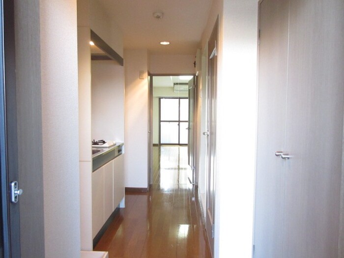 物件内観写真18　(廊下)