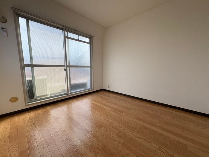 物件内観写真8　(居室)