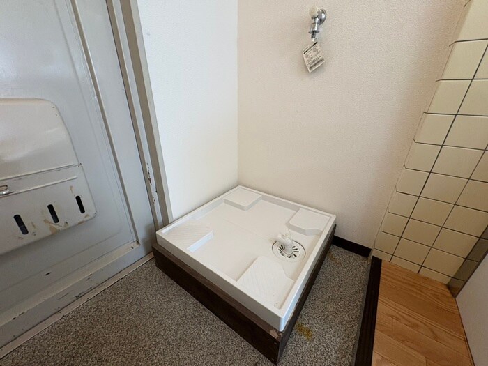 物件内観写真14　(洗濯機置場)