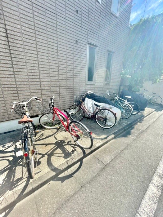 物件外観写真3　(駐輪場)