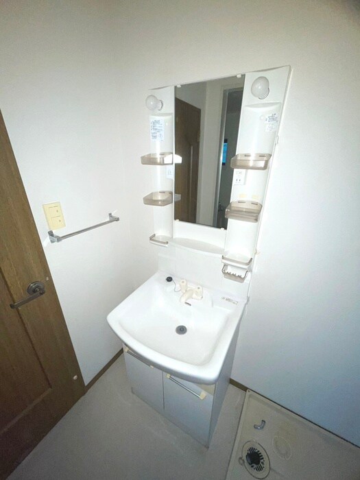 物件内観写真9　(洗面)