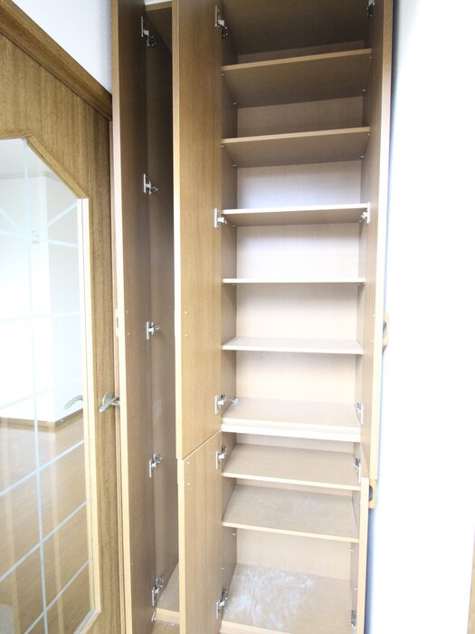 物件内観写真13　(靴箱)