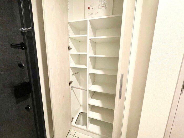 物件内観写真16　(靴箱)
