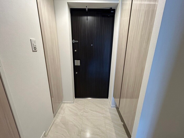 物件内観写真16　(玄関)