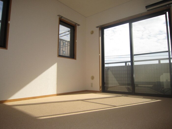 物件内観写真8　(居室)