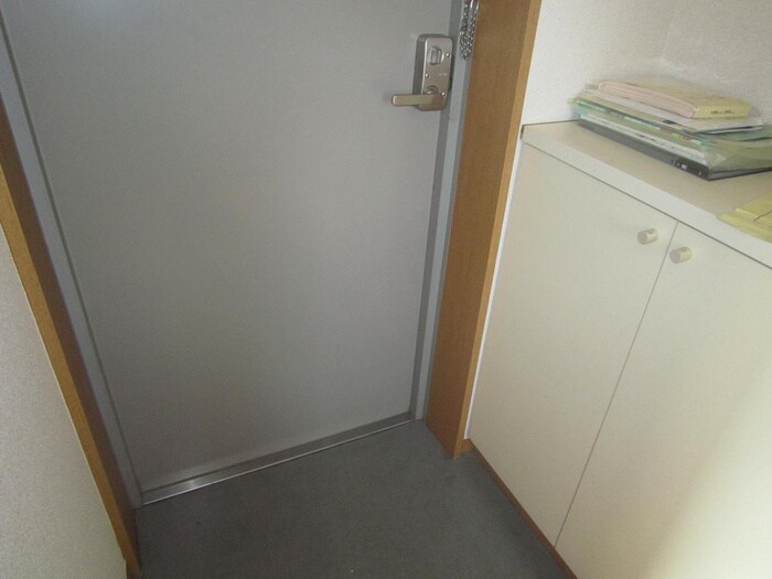 物件内観写真15　(玄関)