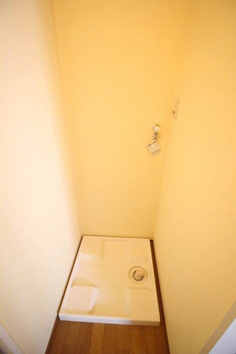 物件内観写真18　(洗濯機置場)