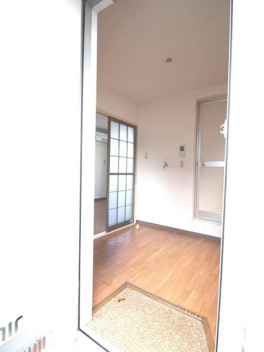物件内観写真7　(玄関)