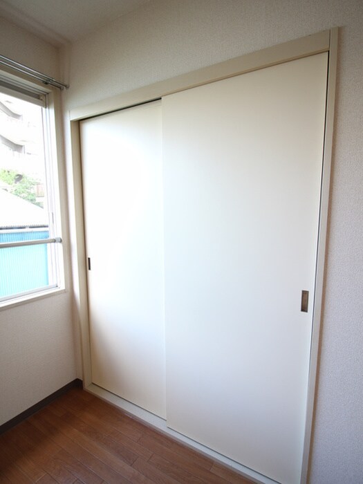 メゾンデザ－ル上原の収納