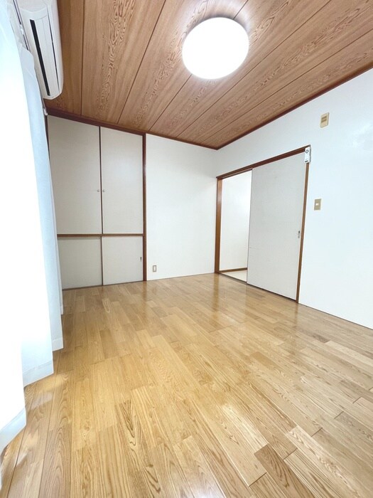 物件内観写真8　(居室)