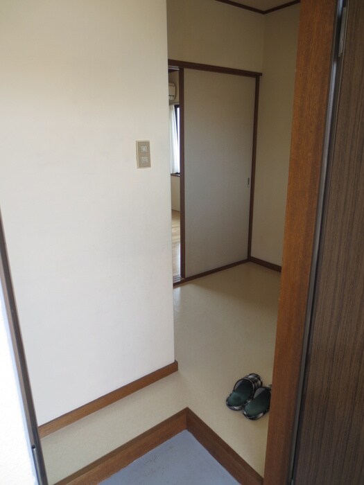 物件内観写真14　(玄関)