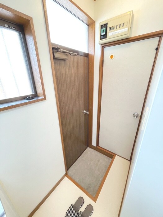 物件内観写真21　(玄関)