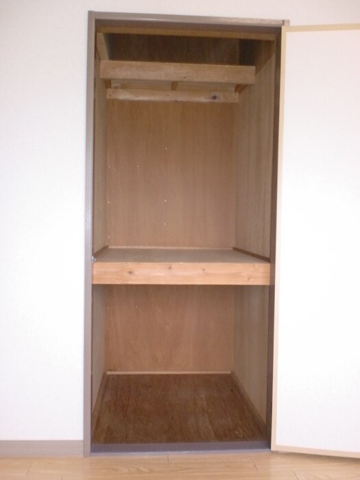 物件内観写真12　(収納)