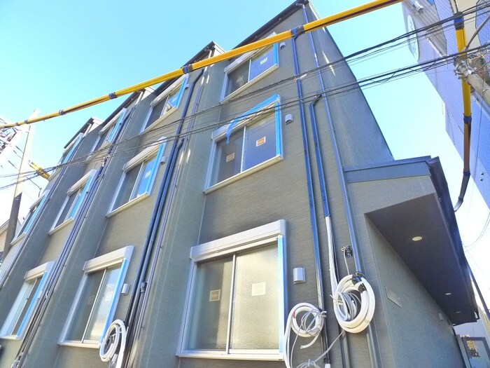 物件外観写真1　(建築中)