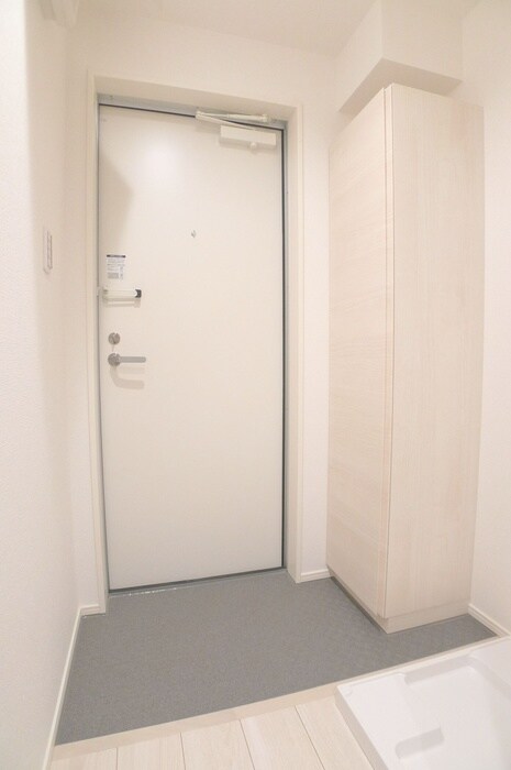 物件内観写真13　(玄関)
