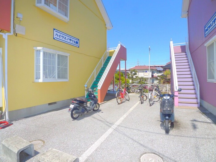 物件外観写真6　(駐輪場)