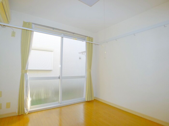 物件内観写真18　(室内からの展望)