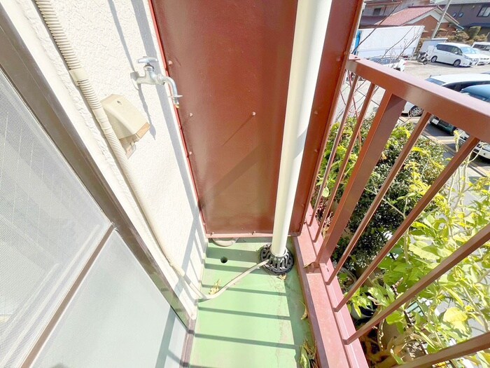 西ヶ谷ハイツの洗濯機置場