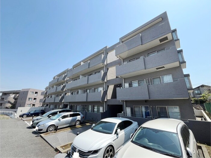 物件外観写真6　(駐車場)