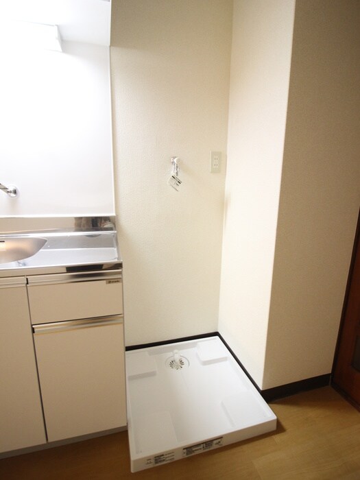 物件内観写真14　(洗濯機置場)