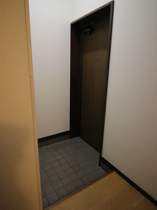 物件内観写真17　(玄関)