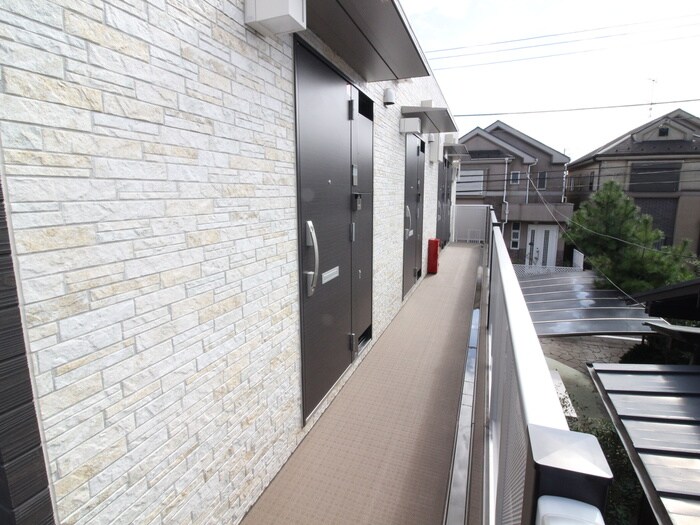 物件外観写真5　(エントランス部分)