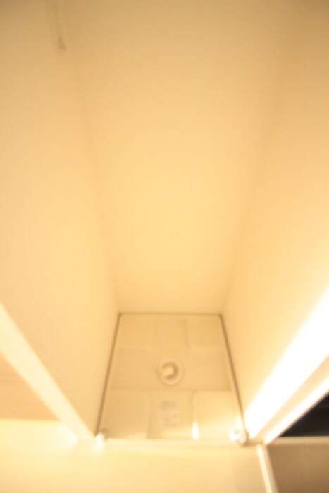 物件内観写真12　(洗濯機置場)