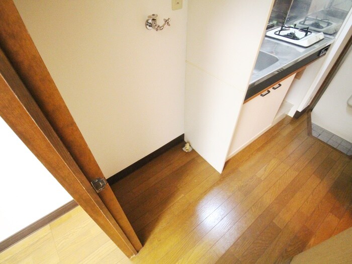 物件内観写真15　(洗濯機置場)