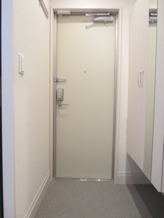 物件内観写真15　(玄関)