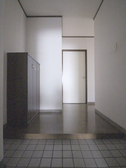 物件内観写真18　(廊下)