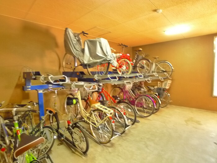 物件外観写真5　(駐輪場)