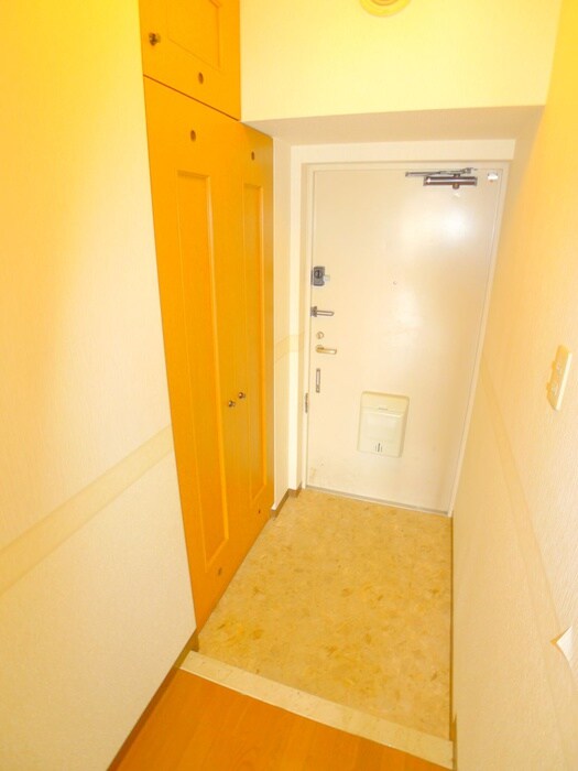 物件内観写真16　(玄関)