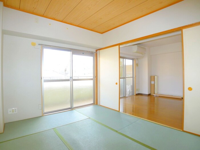 物件内観写真20　(室内からの展望)