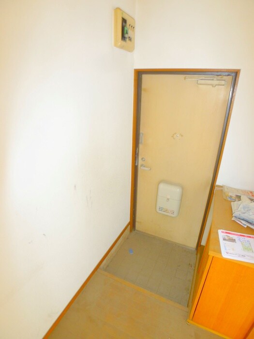 物件内観写真16　(玄関)
