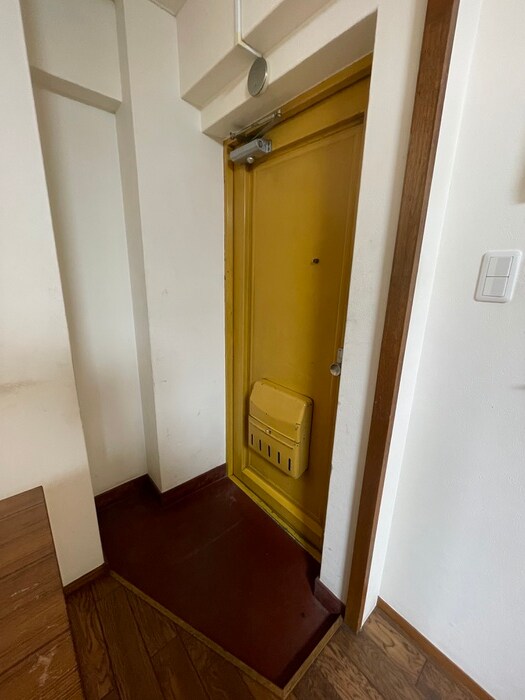 物件内観写真7　(玄関)