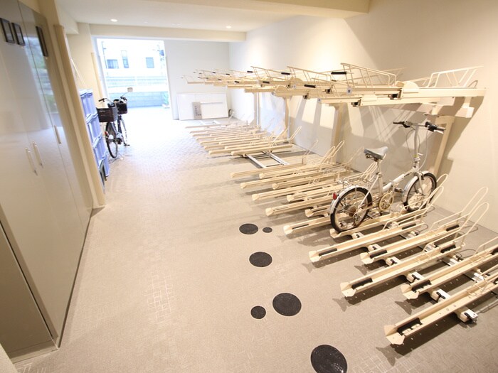 物件外観写真6　(駐輪場)