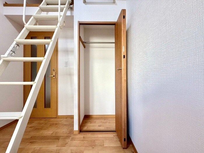 物件内観写真12　(収納)